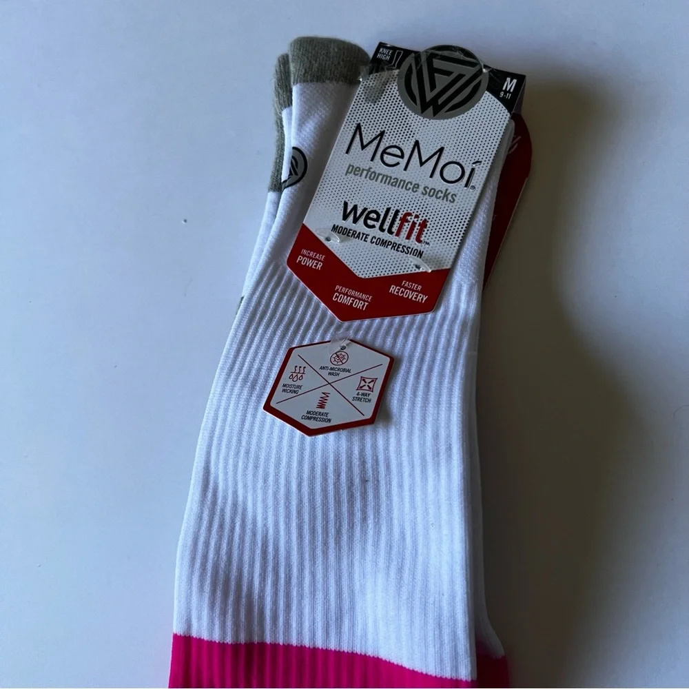 MEMOI RETRO STRIPE PERFORMANCE COMPRESSION KNEE HIGH SOCKS WHITE PINK MEDIUM NWT